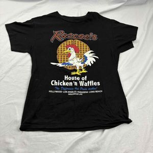 Roscoe's Unisex House of Chicken n' Waffles Graphic Print T-Shirt Black C
Medium